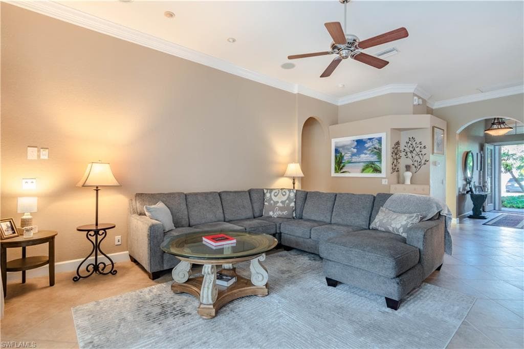 16144 Parque Ln, Naples, FL 34110-9