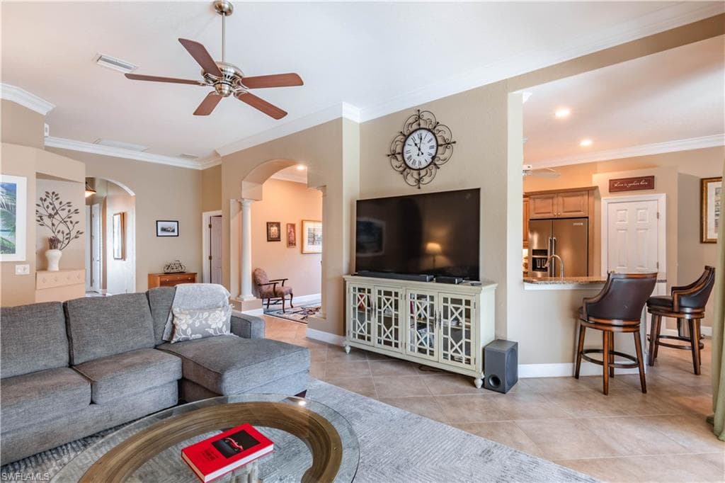 16144 Parque Ln, Naples, FL 34110-8
