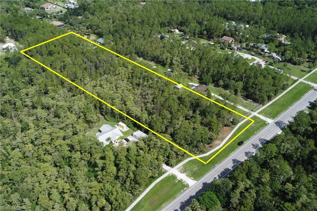 8th St NE, Naples, FL 34120-6