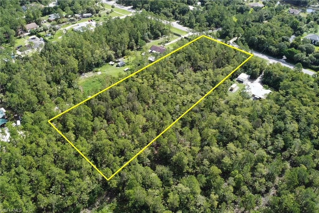 8th St NE, Naples, FL 34120-7