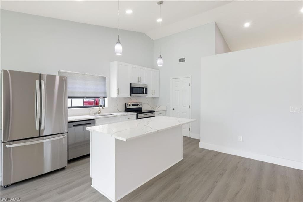 12800 Eagle Pointe Cir, Fort Myers, FL 33913-12
