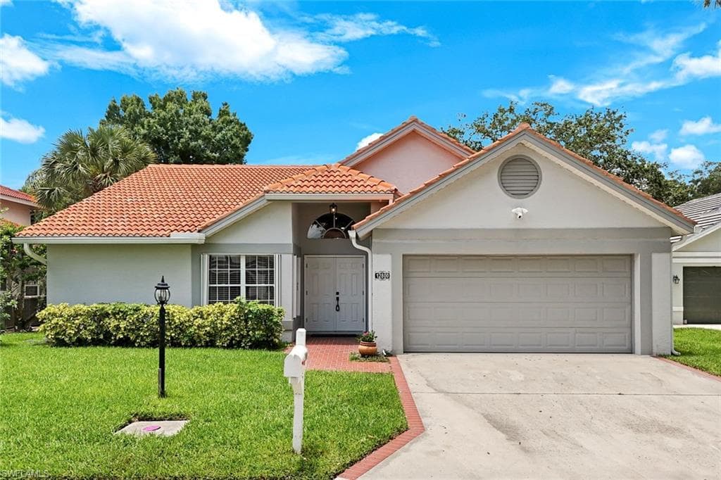 12800 Eagle Pointe Cir, Fort Myers, FL 33913-1