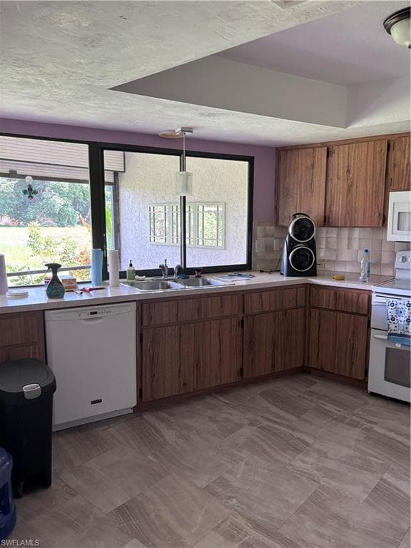 191 Round Key Cir D2, Naples, FL 34112-3
