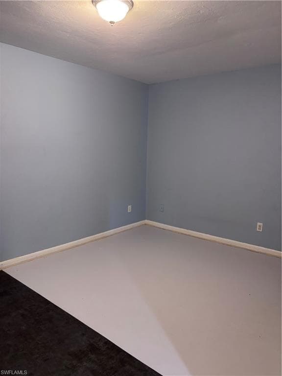 191 Round Key Cir D2, Naples, FL 34112-8