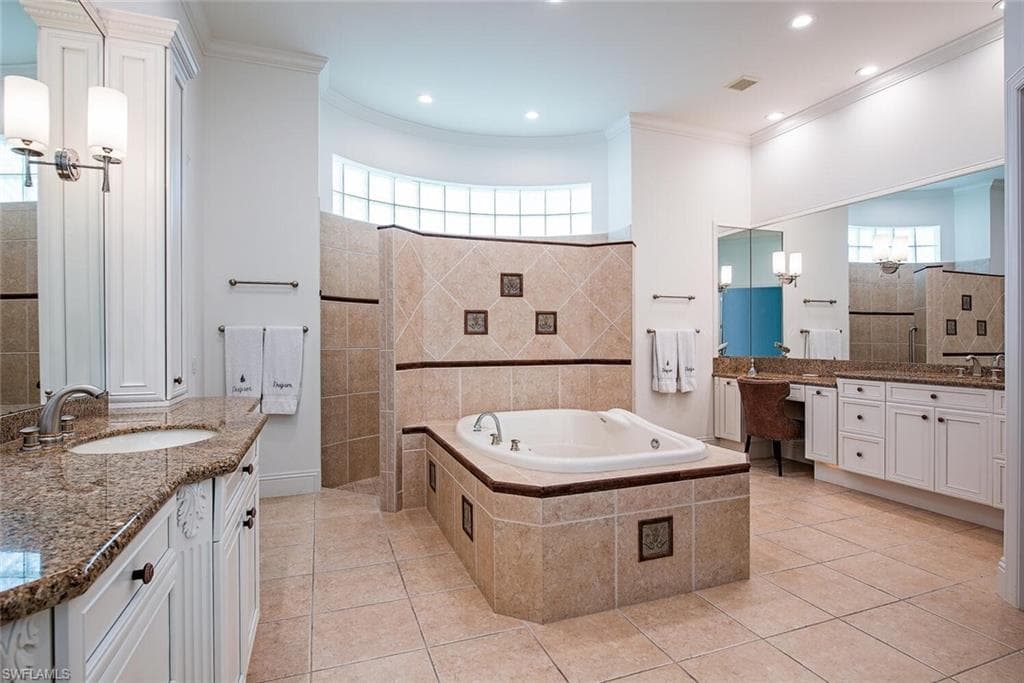 1633 Chinaberry Way, Naples, FL 34105-18