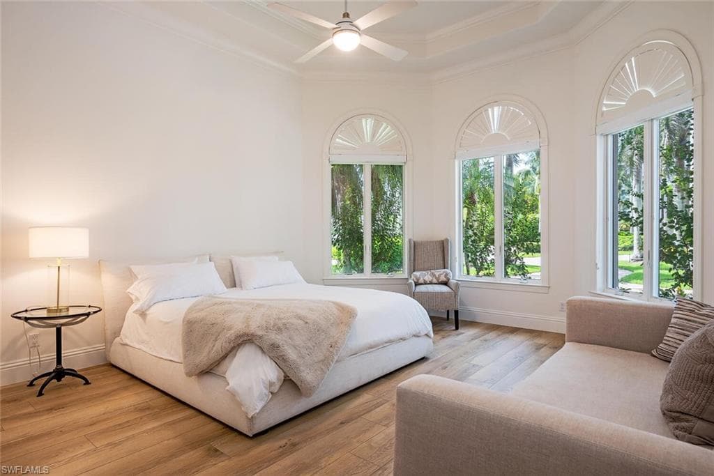 1633 Chinaberry Way, Naples, FL 34105-19