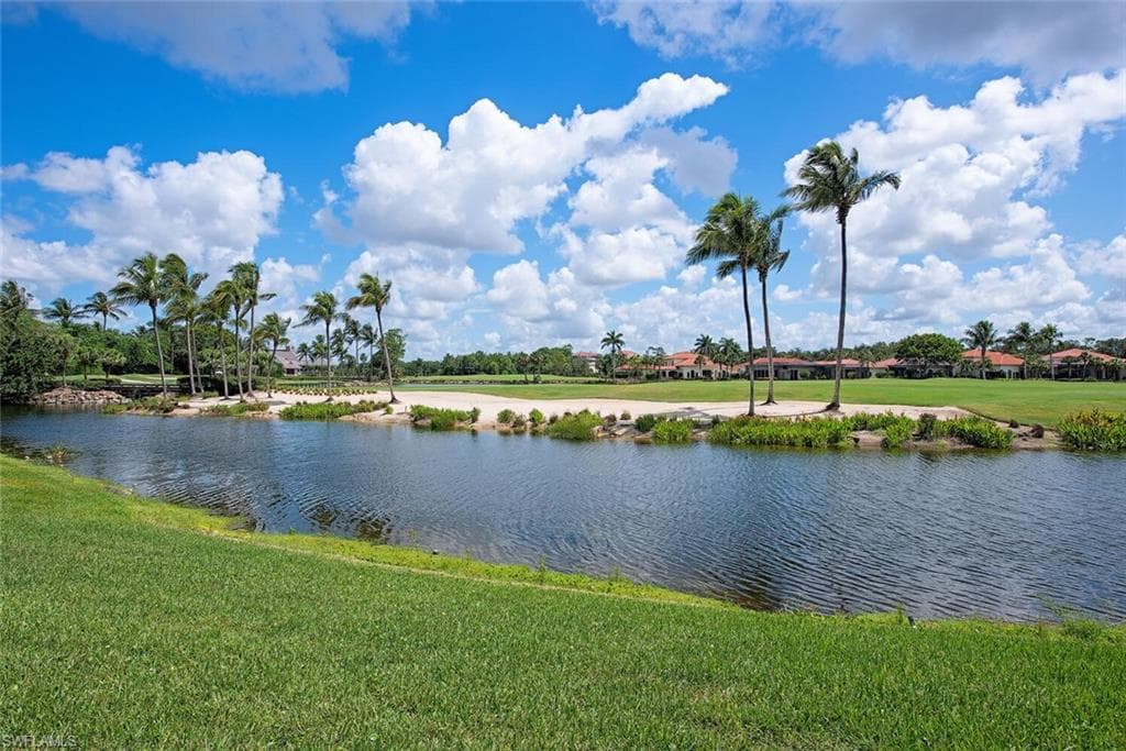 1633 Chinaberry Way, Naples, FL 34105-3