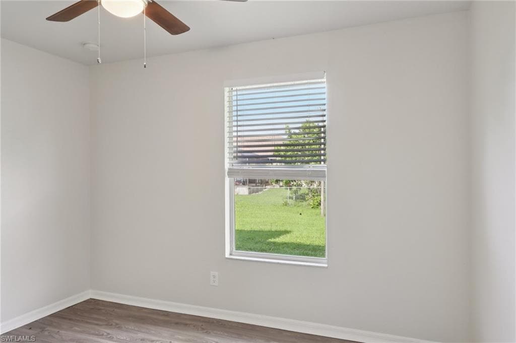 814 10th Pl, Cape Coral, FL 33991-14