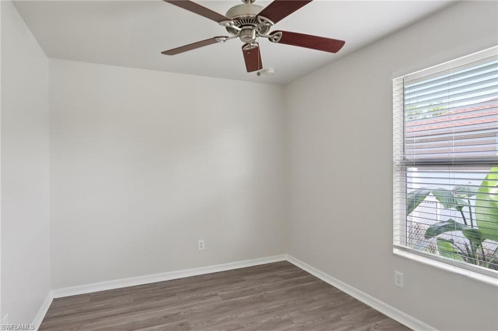 814 10th Pl, Cape Coral, FL 33991-16