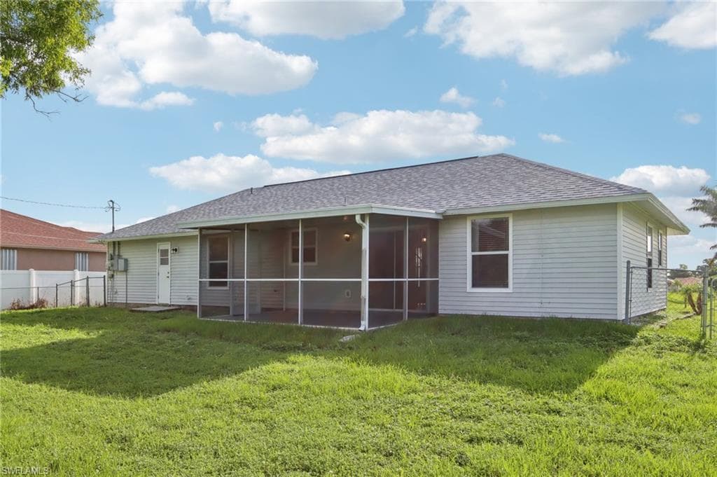 814 10th Pl, Cape Coral, FL 33991-22