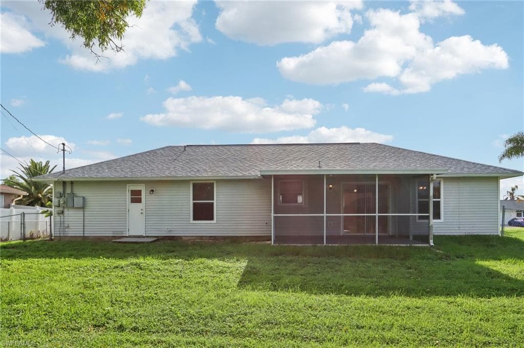814 10th Pl, Cape Coral, FL 33991-23