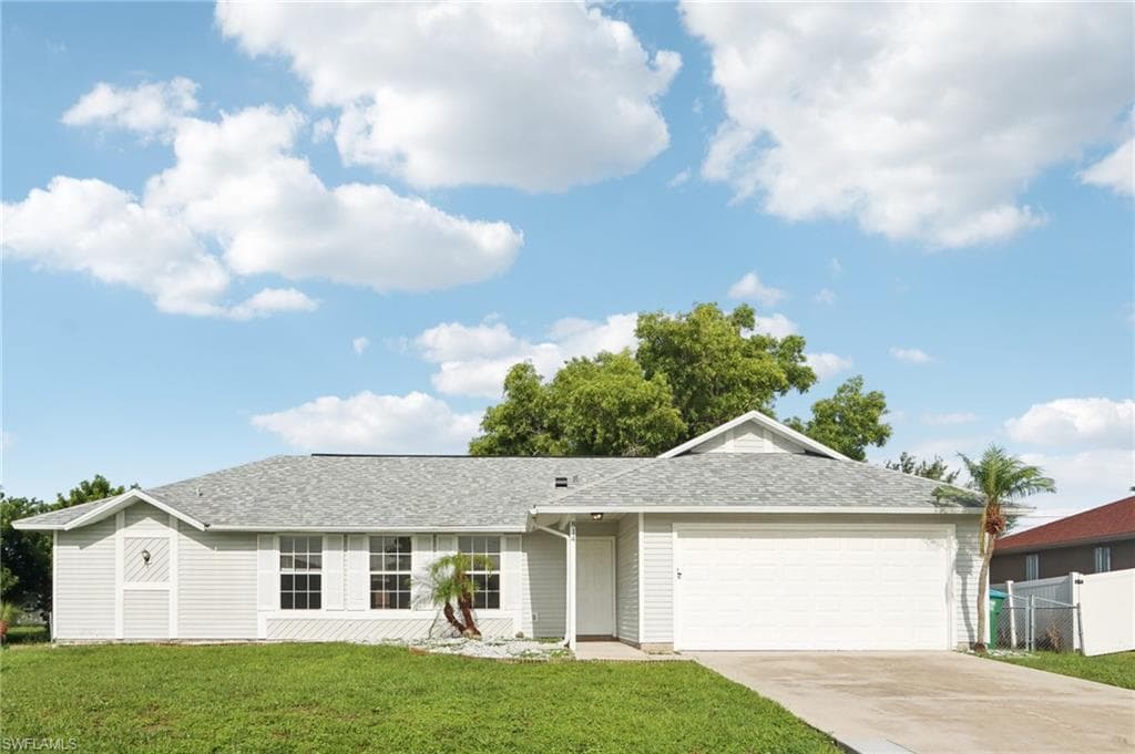 814 10th Pl, Cape Coral, FL 33991-2