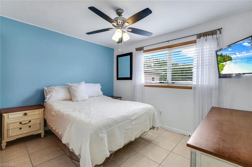 514 105th Ave N 6, Naples, FL 34108-19