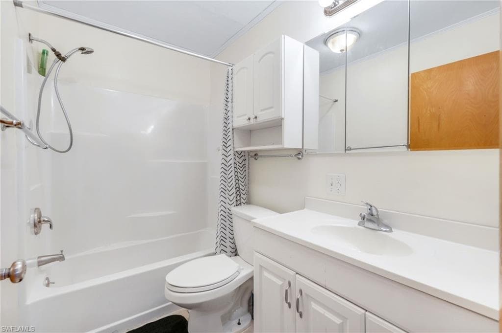 514 105th Ave N 6, Naples, FL 34108-24