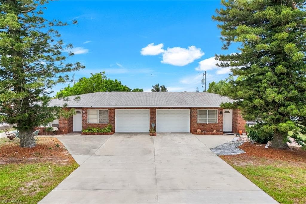 514 105th Ave N 6, Naples, FL 34108-2