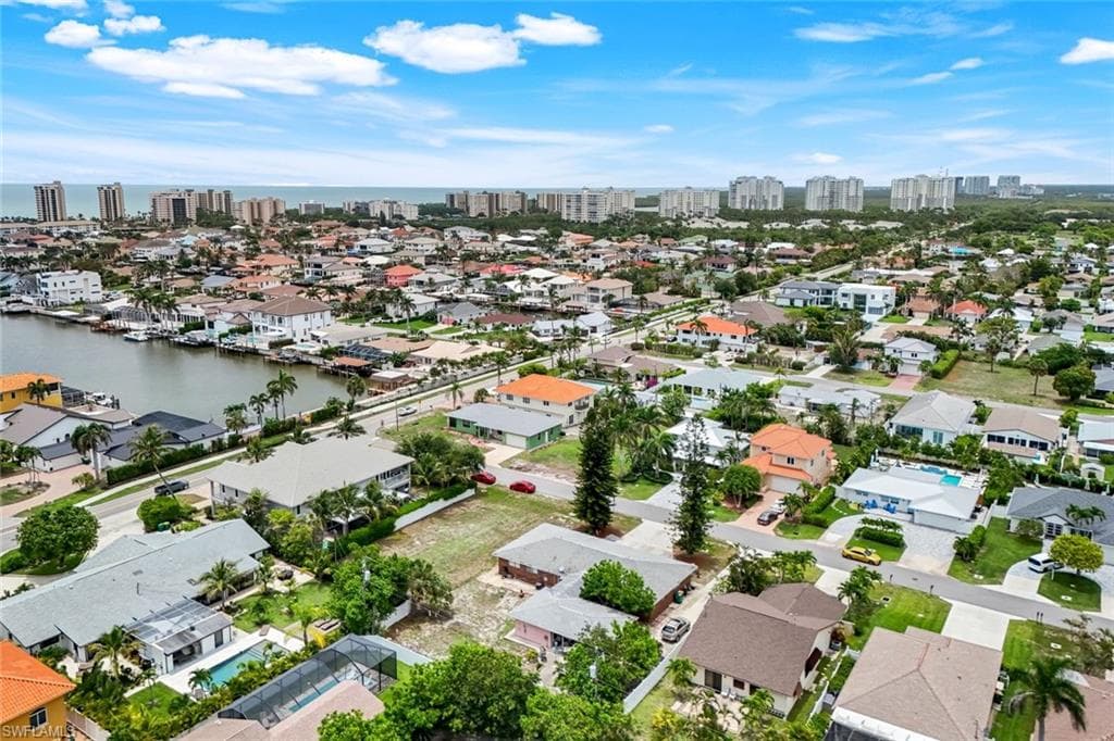 514 105th Ave N 6, Naples, FL 34108-29