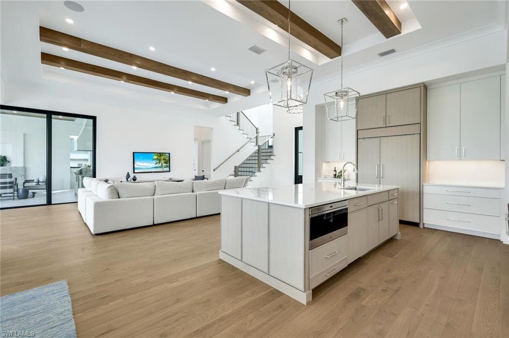 960 Iris Ct, Marco Island, FL 34145-10