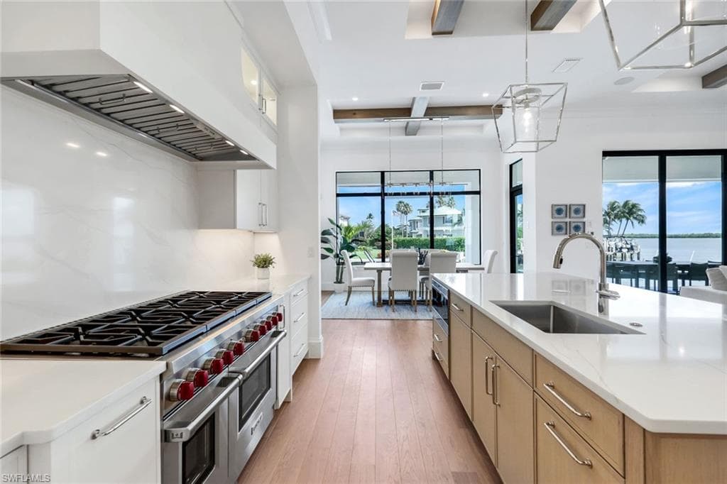 960 Iris Ct, Marco Island, FL 34145-12