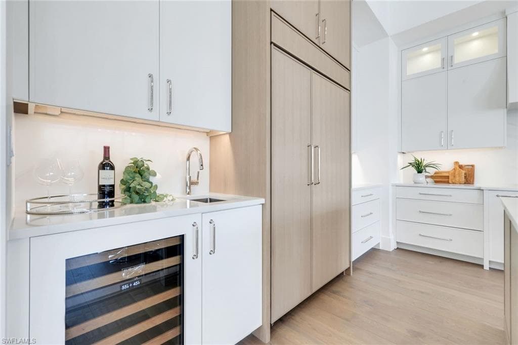 960 Iris Ct, Marco Island, FL 34145-15