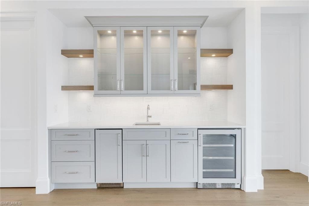 960 Iris Ct, Marco Island, FL 34145-19