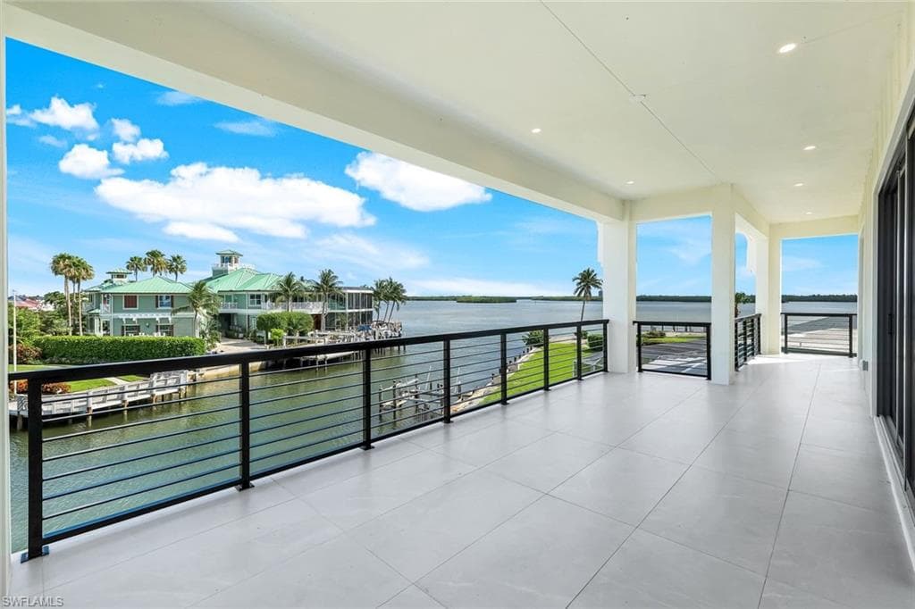 960 Iris Ct, Marco Island, FL 34145-20