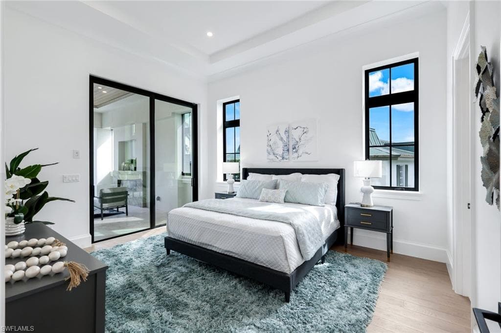 960 Iris Ct, Marco Island, FL 34145-26