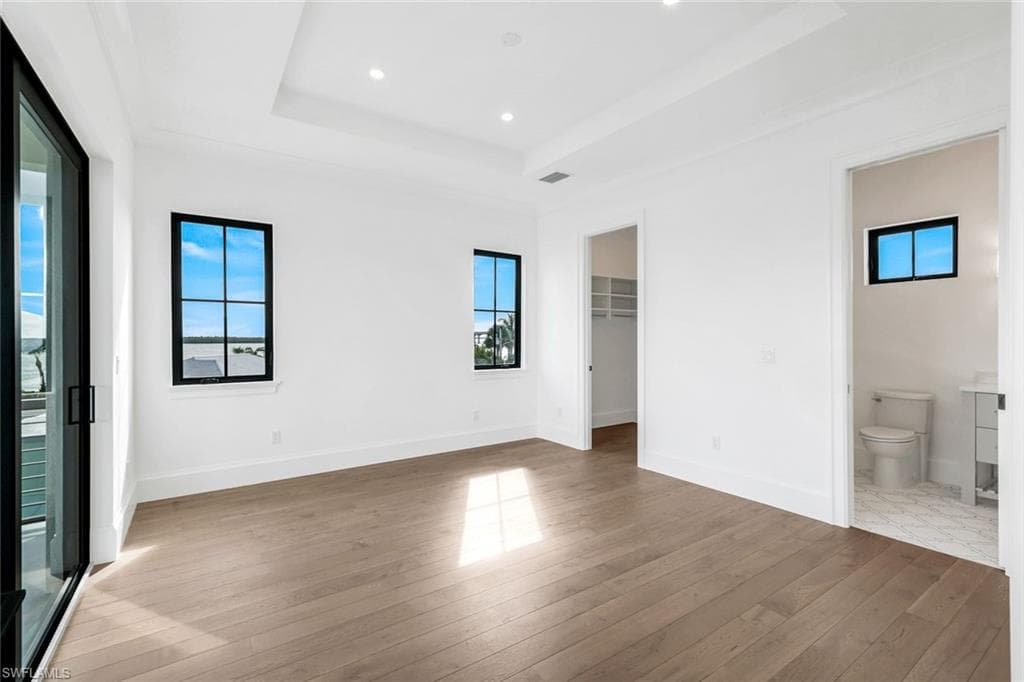 960 Iris Ct, Marco Island, FL 34145-32