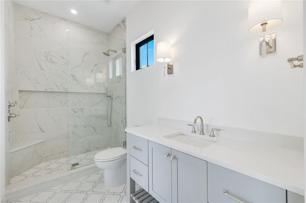 960 Iris Ct, Marco Island, FL 34145-33