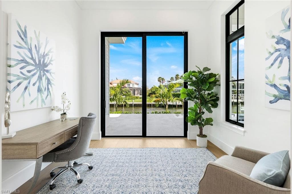 960 Iris Ct, Marco Island, FL 34145-34