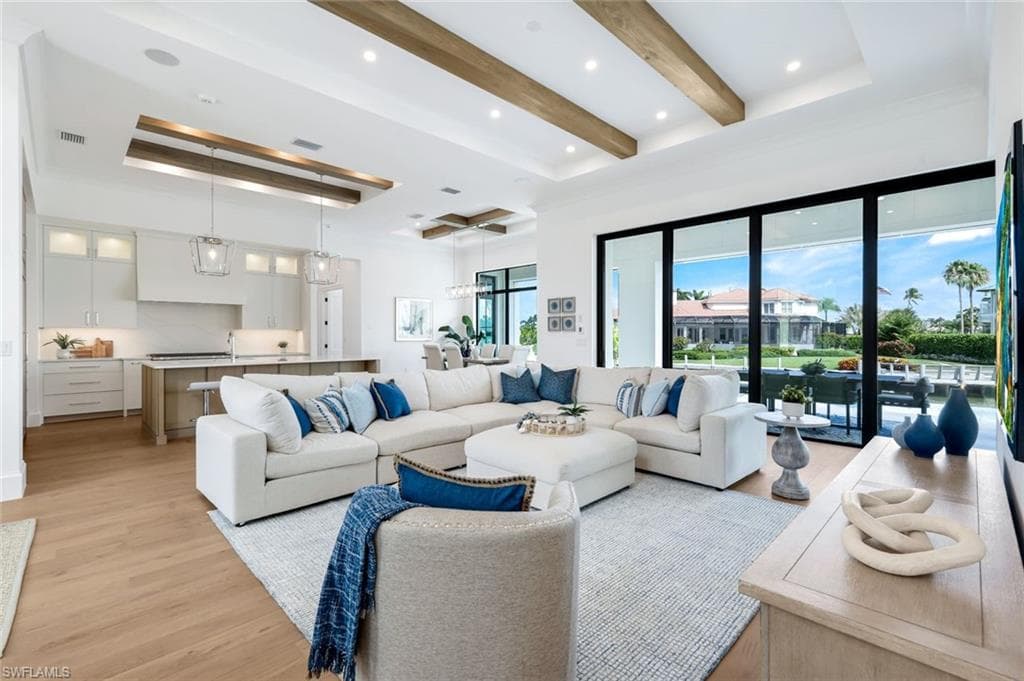 960 Iris Ct, Marco Island, FL 34145-5