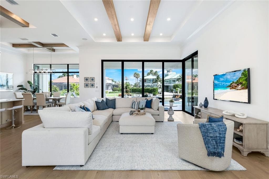 960 Iris Ct, Marco Island, FL 34145-6