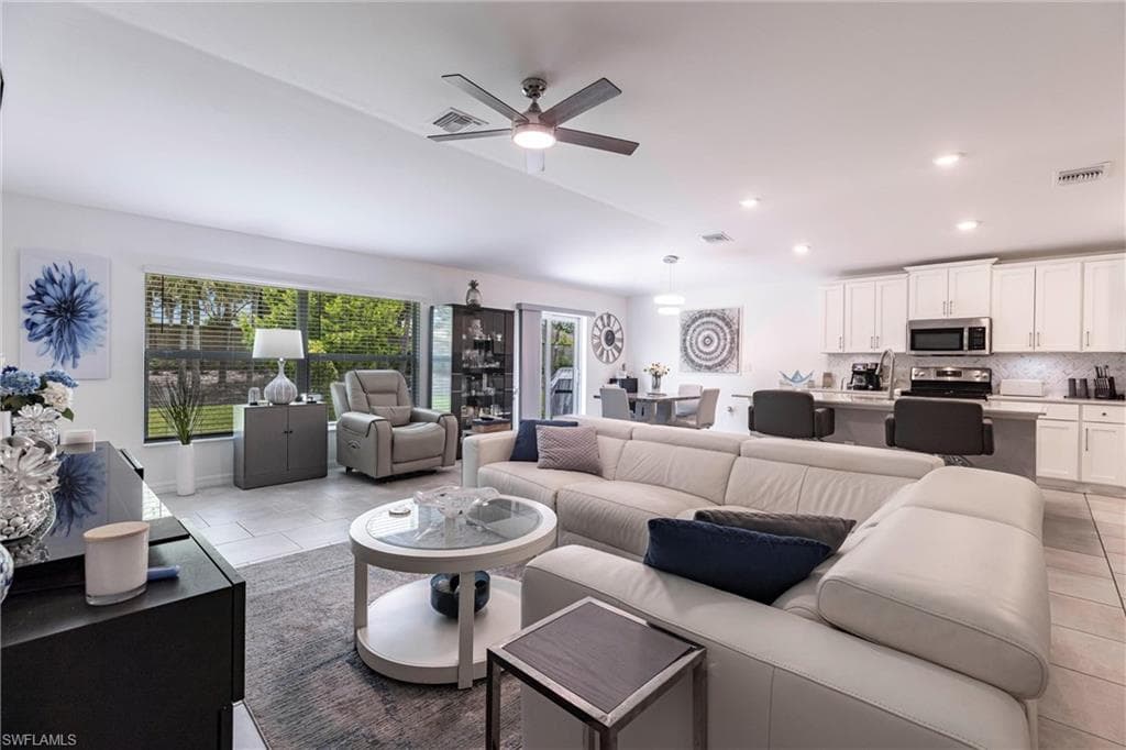 3813 Treasure Oak Way, Fort Myers, FL 33905-3