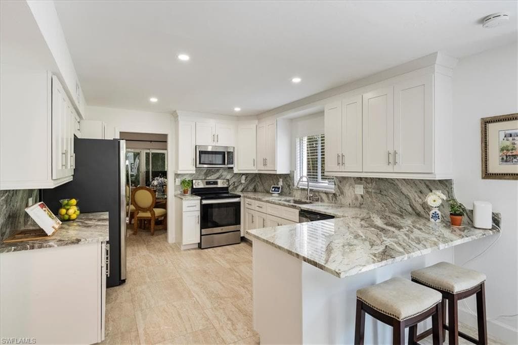 526 Bristle Cone Ln 64, Naples, FL 34113-3