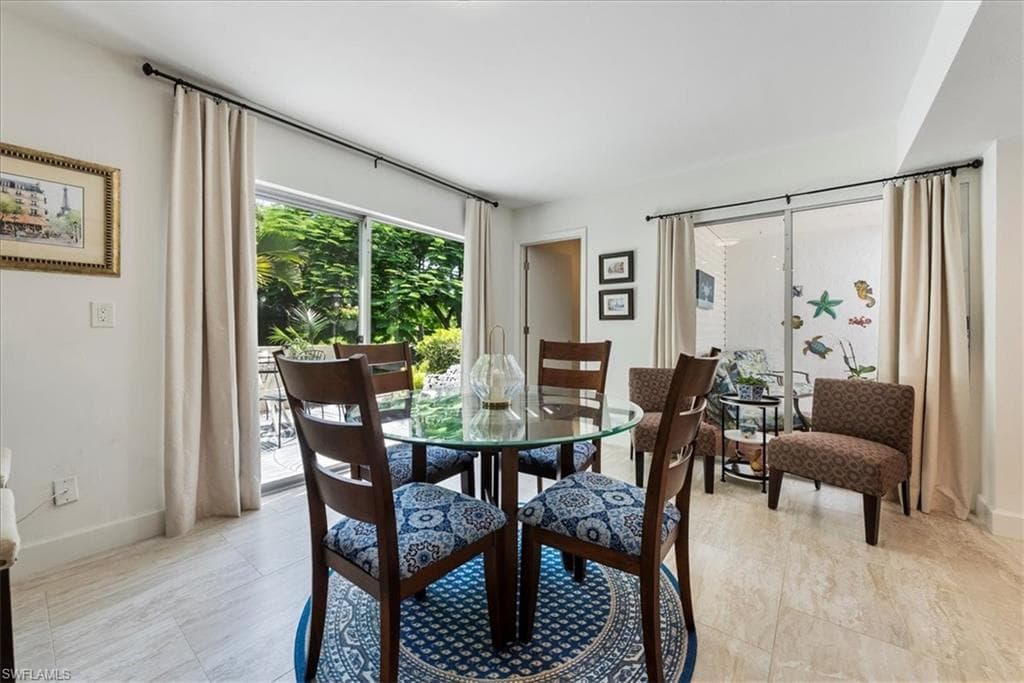 526 Bristle Cone Ln 64, Naples, FL 34113-4