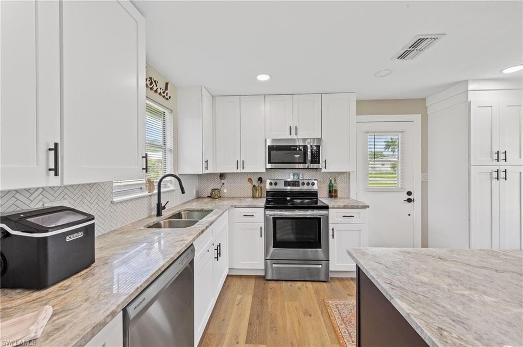 101 Durland Ave, Lehigh Acres, FL 33936-6