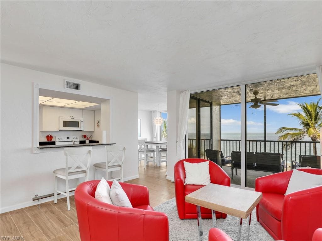 10475 Gulf Shore Dr 132, Naples, FL 34108-15