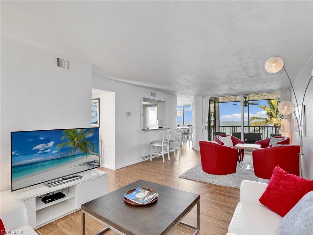 10475 Gulf Shore Dr 132, Naples, FL 34108-16