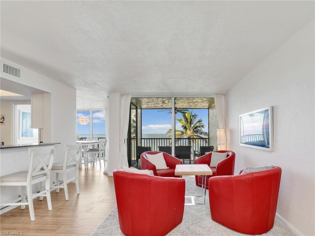 10475 Gulf Shore Dr 132, Naples, FL 34108-18