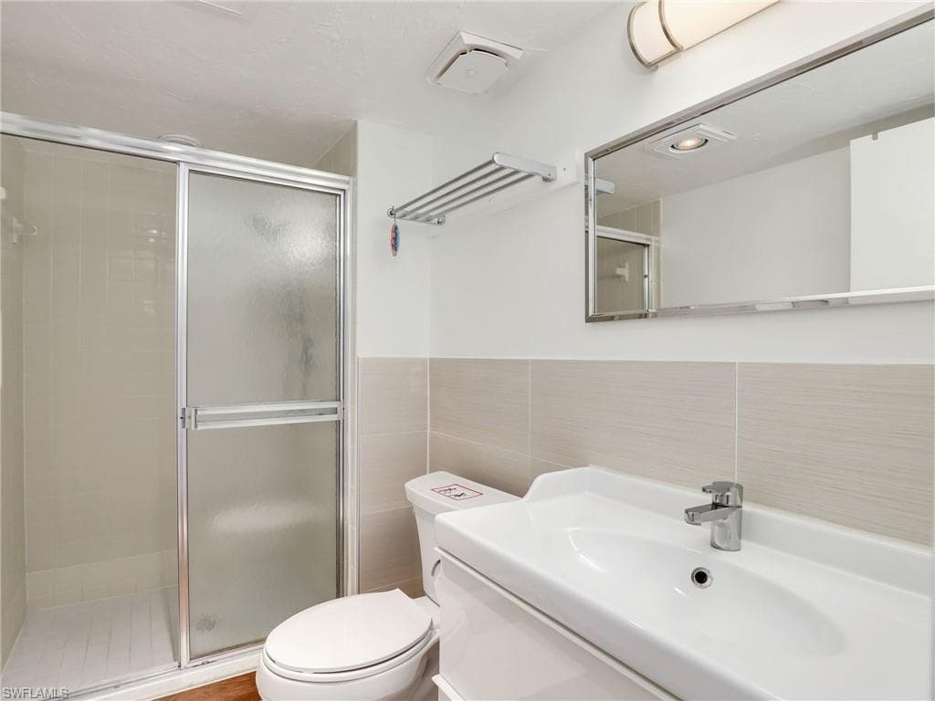 10475 Gulf Shore Dr 132, Naples, FL 34108-37