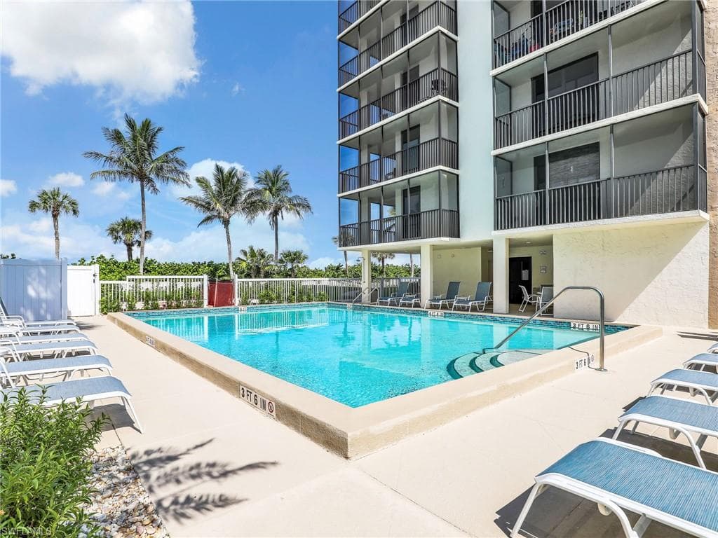 10475 Gulf Shore Dr 132, Naples, FL 34108-41