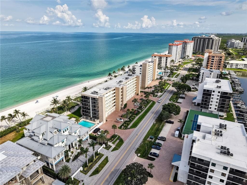 10475 Gulf Shore Dr 132, Naples, FL 34108-5