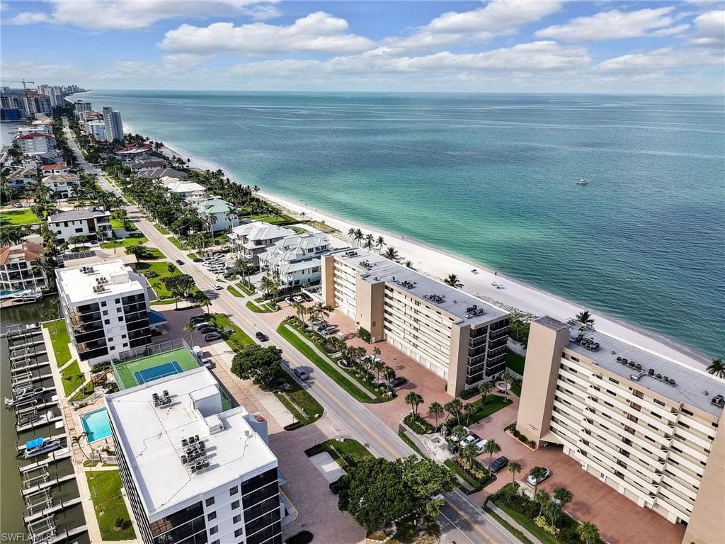 10475 Gulf Shore Dr 132, Naples, FL 34108-6