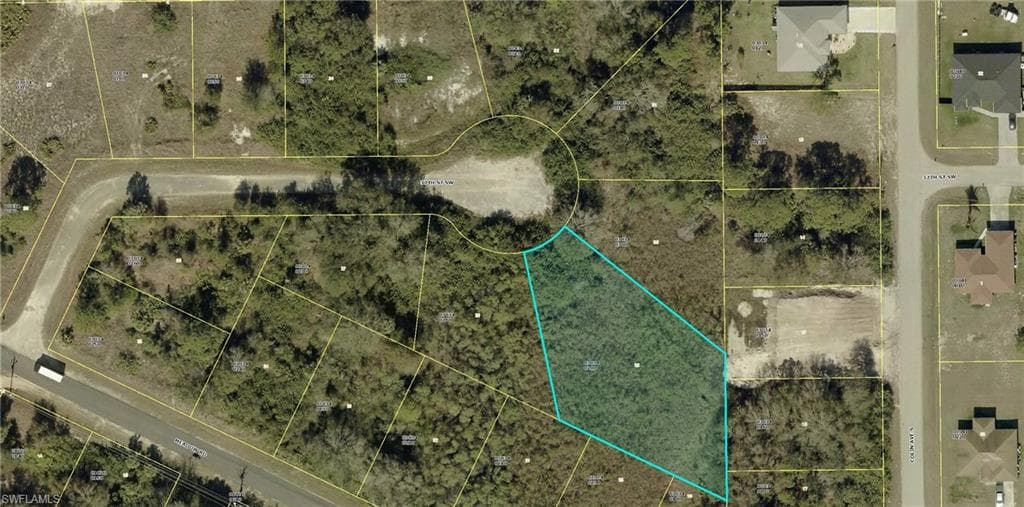 4003 37th St SW, Lehigh Acres, FL 33976-3