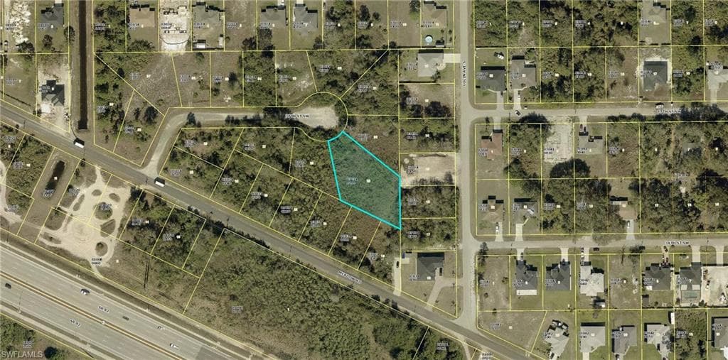 4003 37th St SW, Lehigh Acres, FL 33976-4