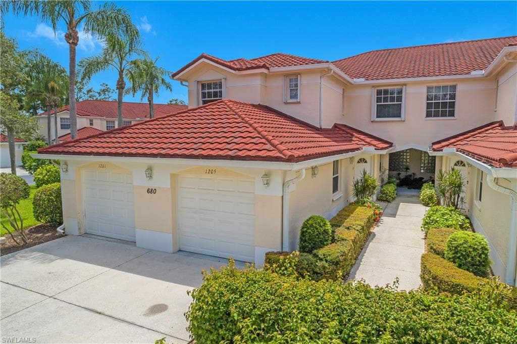 680 Lalique Cir 1205, Naples, FL 34119-5