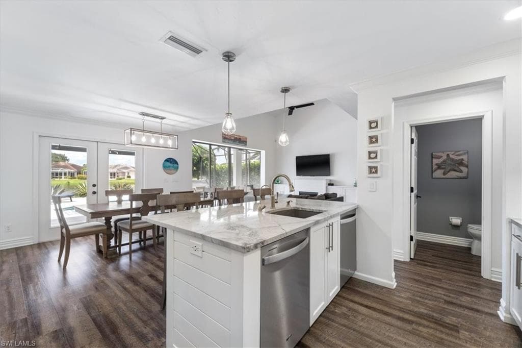 7550 Citrus Hill Ln, Naples, FL 34109-15