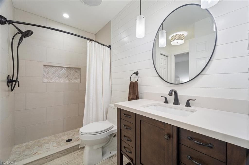7550 Citrus Hill Ln, Naples, FL 34109-24