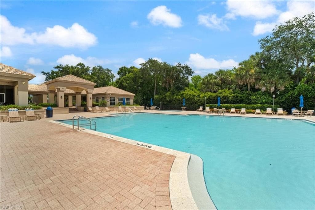 7550 Citrus Hill Ln, Naples, FL 34109-38