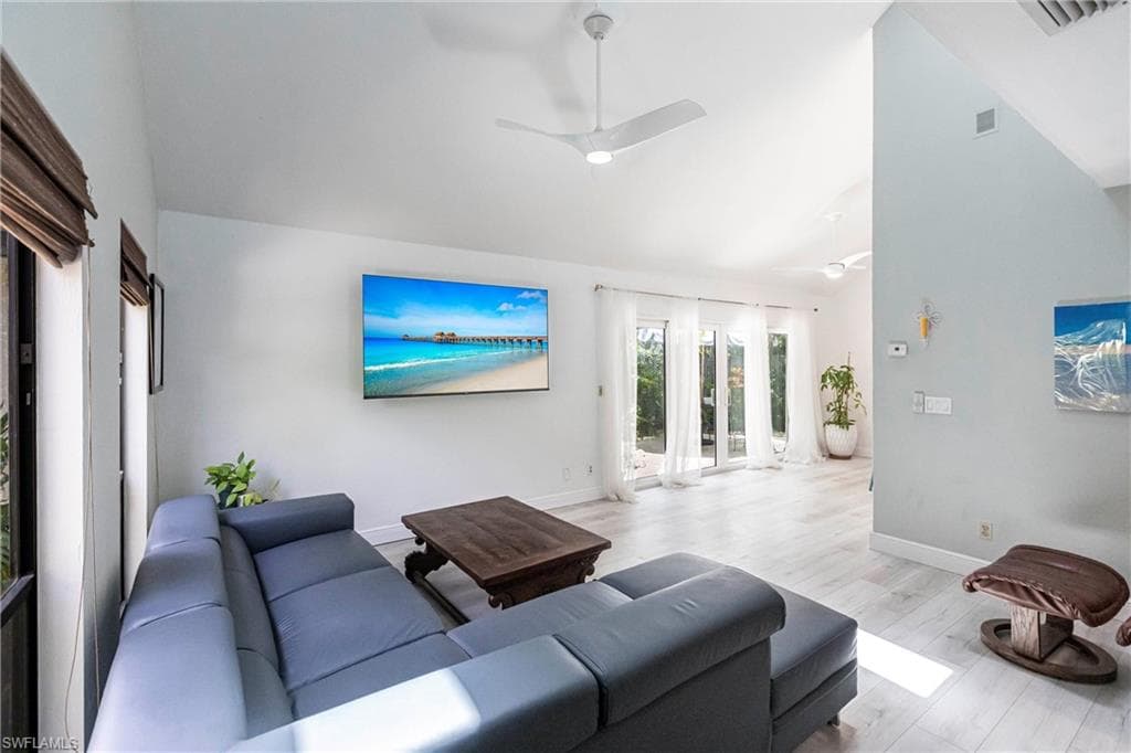1323 Solana Rd K2, Naples, FL 34103-6