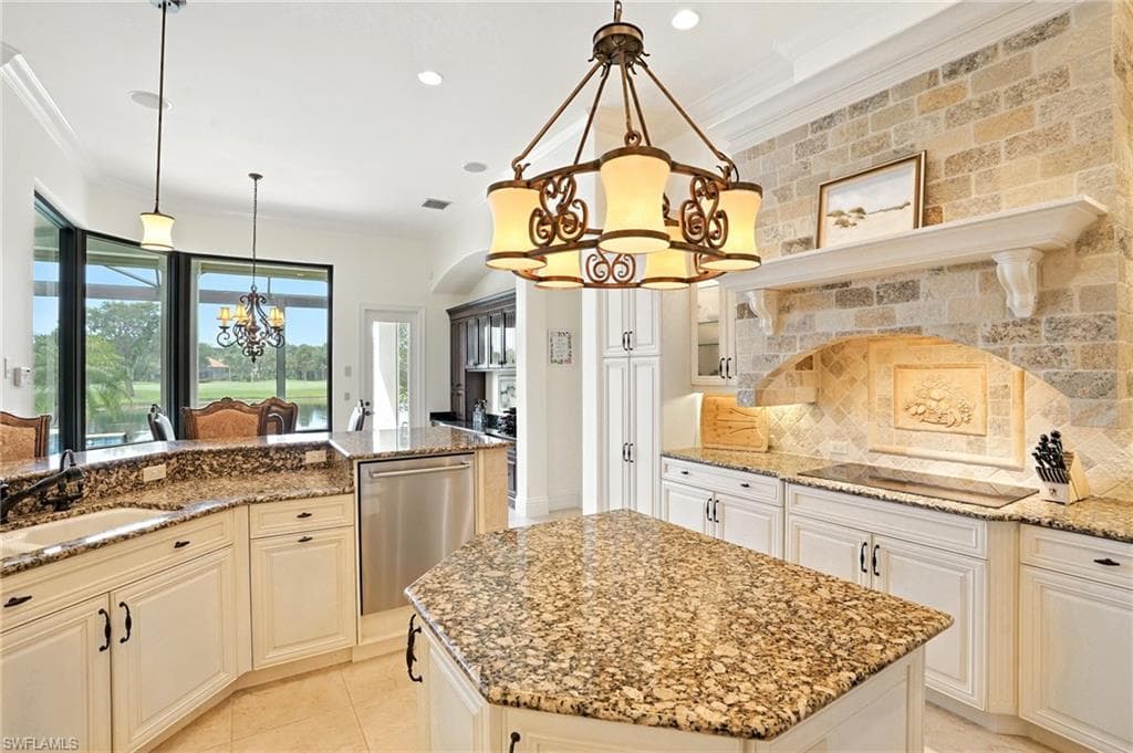 7317 Hagen Way, Naples, FL 34113-10